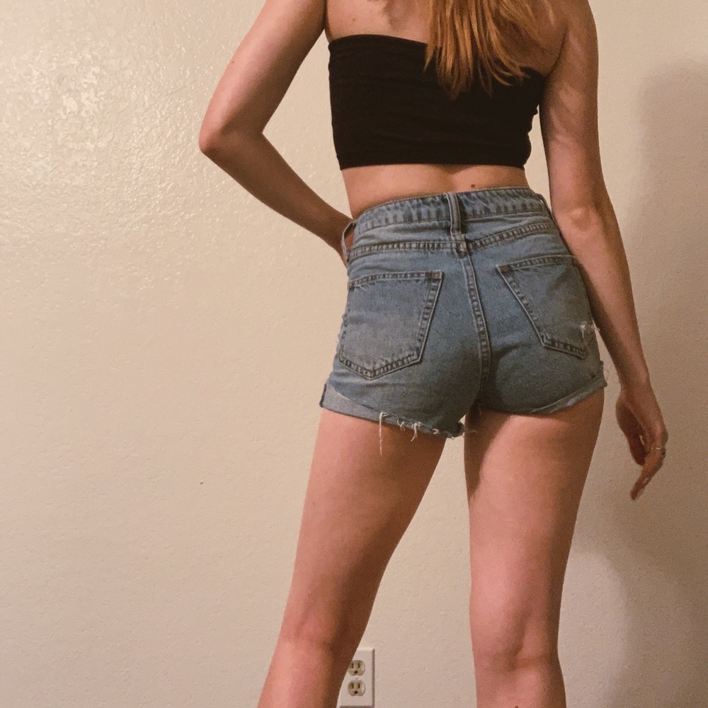 🦋Distressed High-Waisted Shorts🦋
